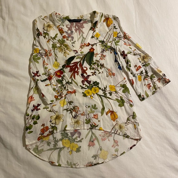 Zara V-Neck Floral Blouse - Picture 5 of 16